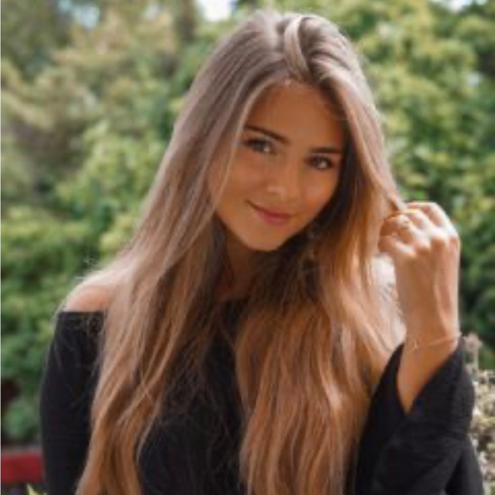 Meet your Posher, Kelly